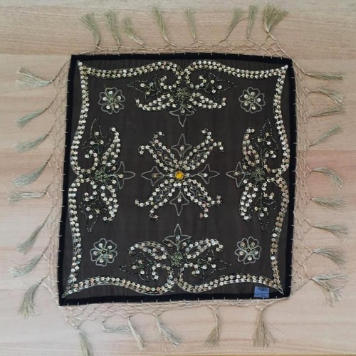 4PCS SAIRA INDIAN HAND FRAME SET BLACK / GOLD LINEAHOME