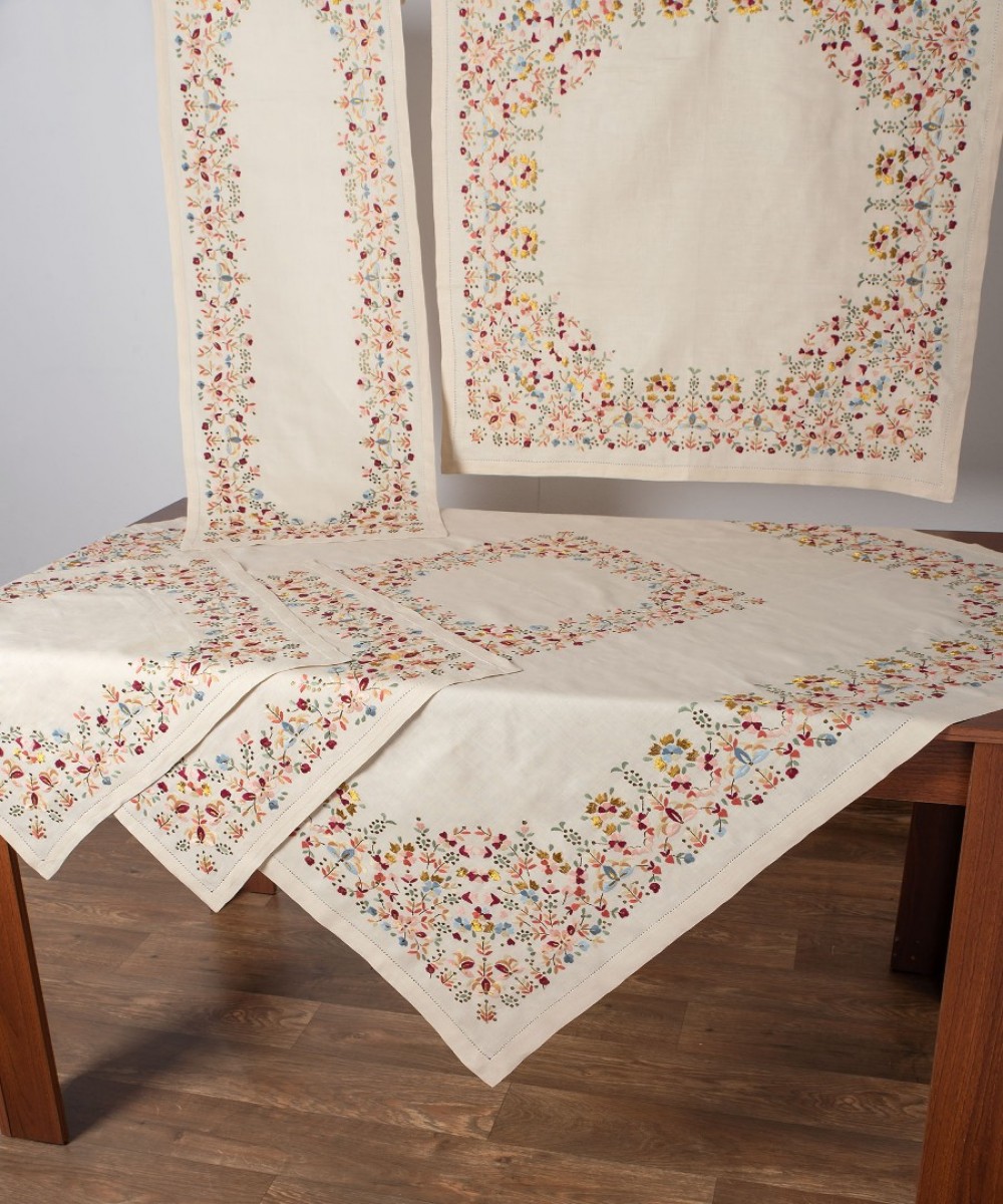 Set of 5 pieces (90cm x 90cm, 45cm x 110cm, 130cm x 130cm, 2x60cm x 60cm) 1503