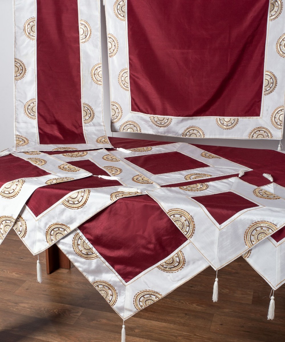 Set of 7 pieces (90cm x 90cm, 40cm x 110cm, 130cm x 130cm, 2x40cm x 40cm, 2x55cm x 55cm) 612 ЧМ-45 Bordeaux