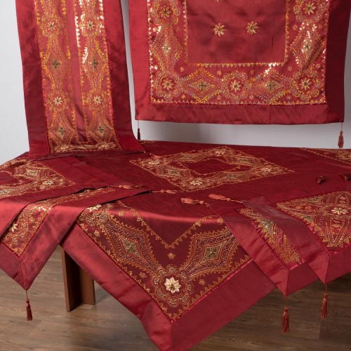 Set of 7 pieces (85cm x 85cm, 40cm x 110cm, 130cm x 130cm, 2x45cm x 45cm, 2x55cm x 55cm) 703 XN-30 Bordeaux