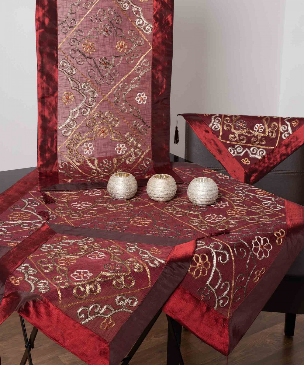 Set of 4 pieces ((90cm x 90cm 40cm x 110cm 2x40cm x 40cm ) 6110 red