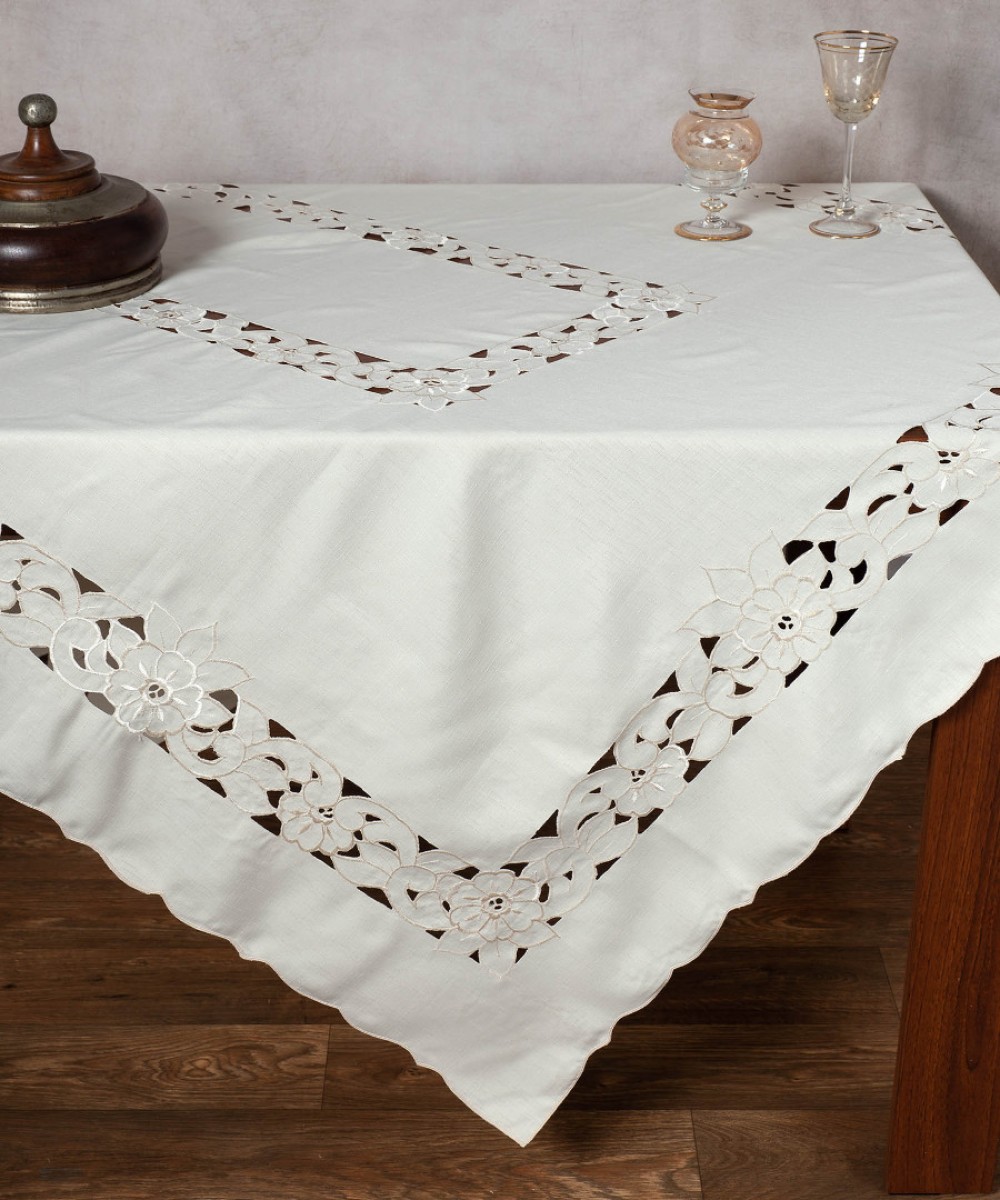 Machine-cut tablecloth (150cm x 250cm) 110 beige