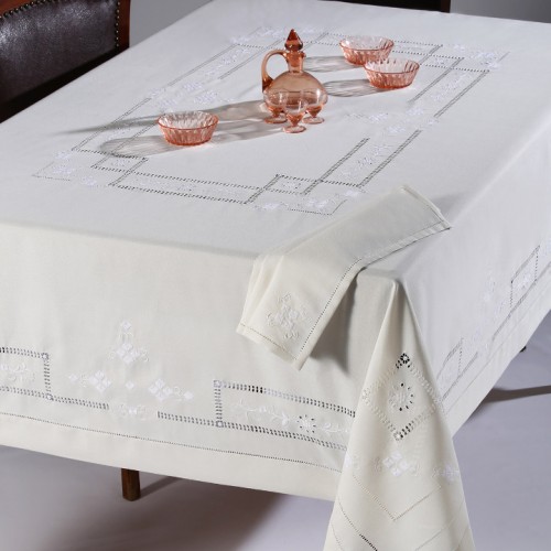 Handmade tablecloth 11045 (170cm x 220cm)