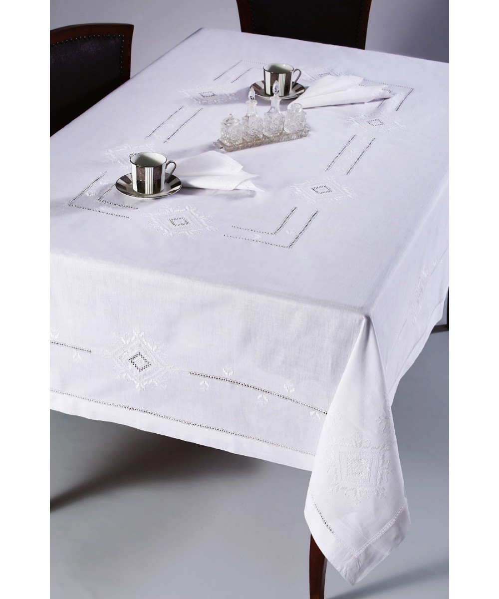 Handmade tablecloth 8122 (170cm x 220cm) white