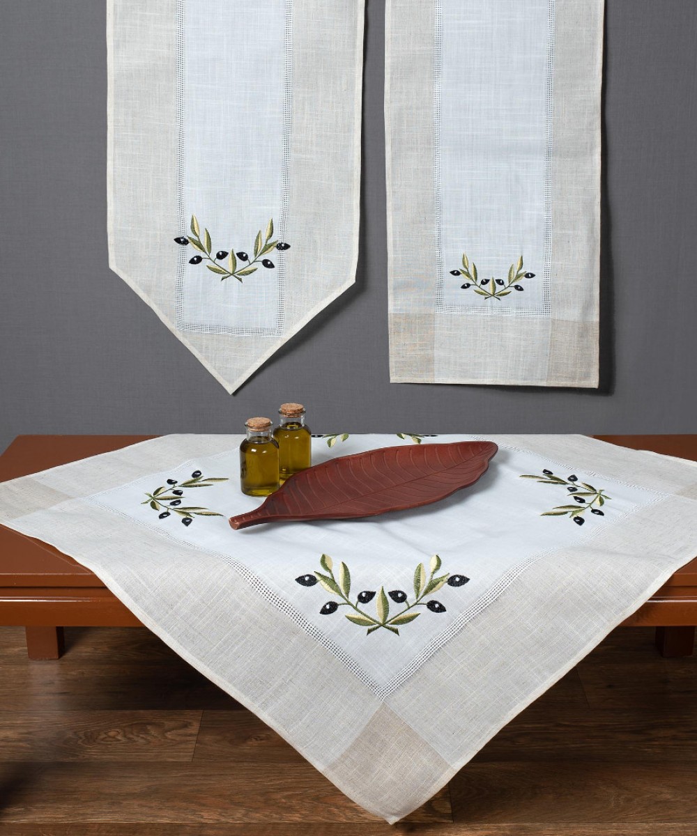 Tablecloth bg23a (135cm x 175cm) ivory with black olive