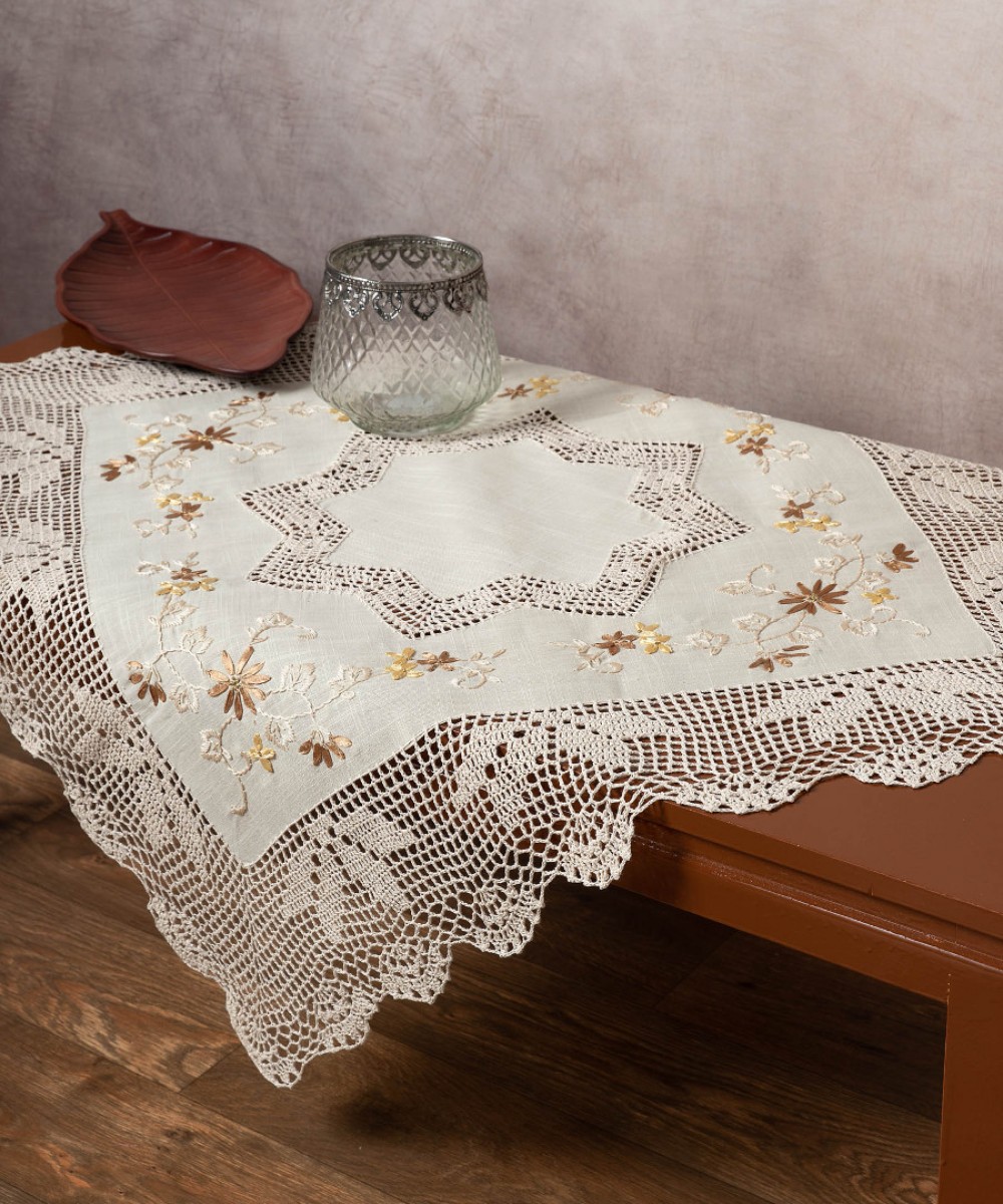 Rococo tablecloths (150cm x 150cm) 313