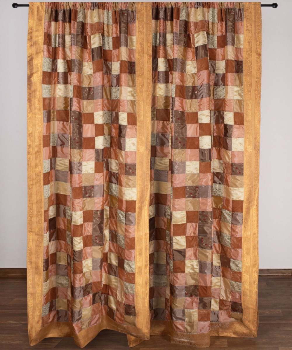 Curtain 6379 (150cm x 275cm) with tunnel gold